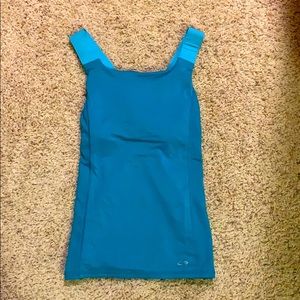 Cross back athletic tank